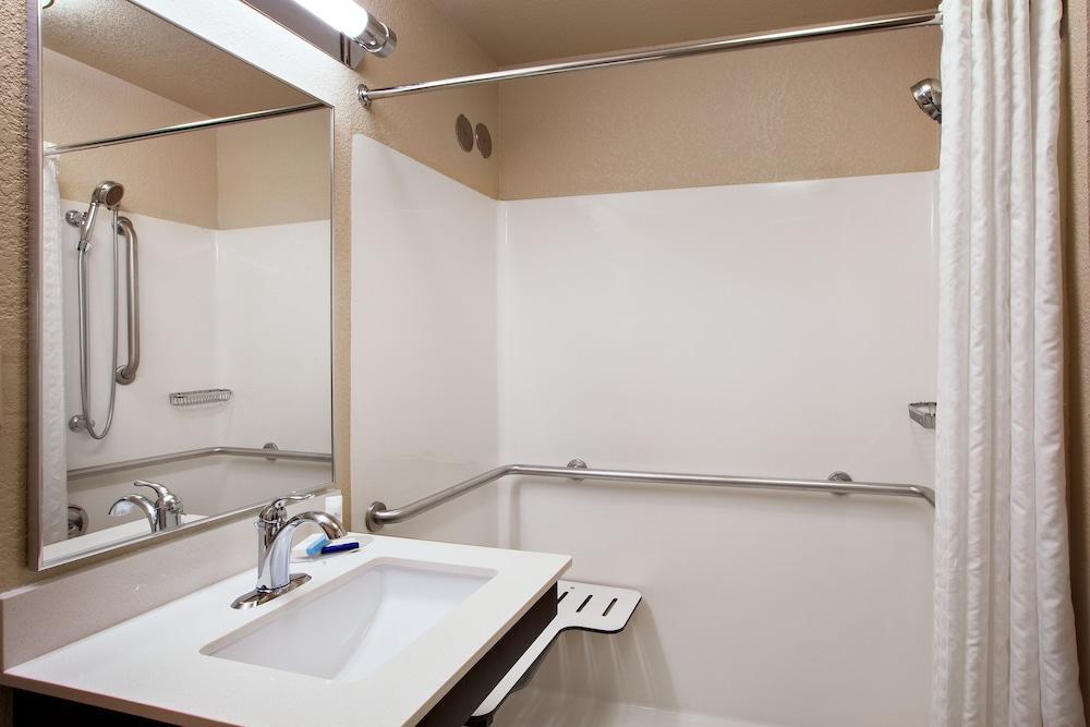 Candlewood Suites Medford By Ihg Zewnętrze zdjęcie
