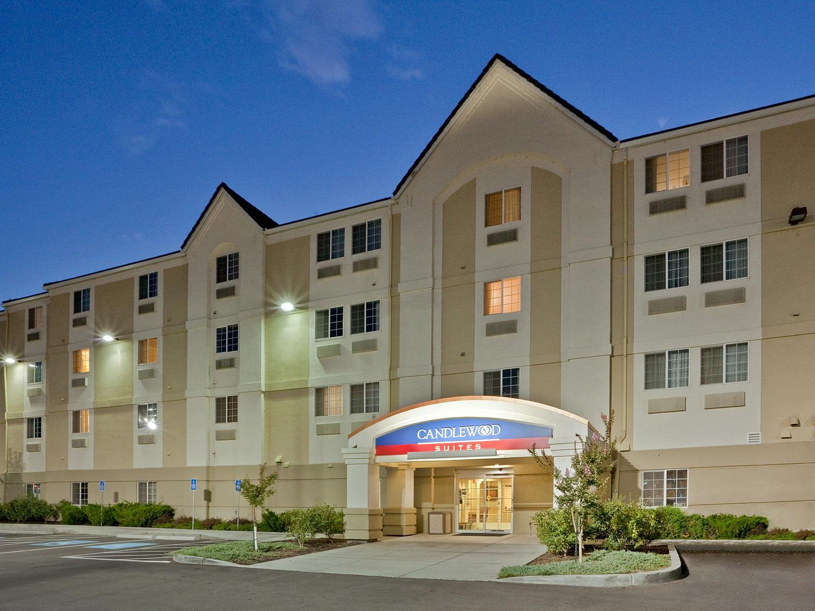 Candlewood Suites Medford By Ihg Zewnętrze zdjęcie